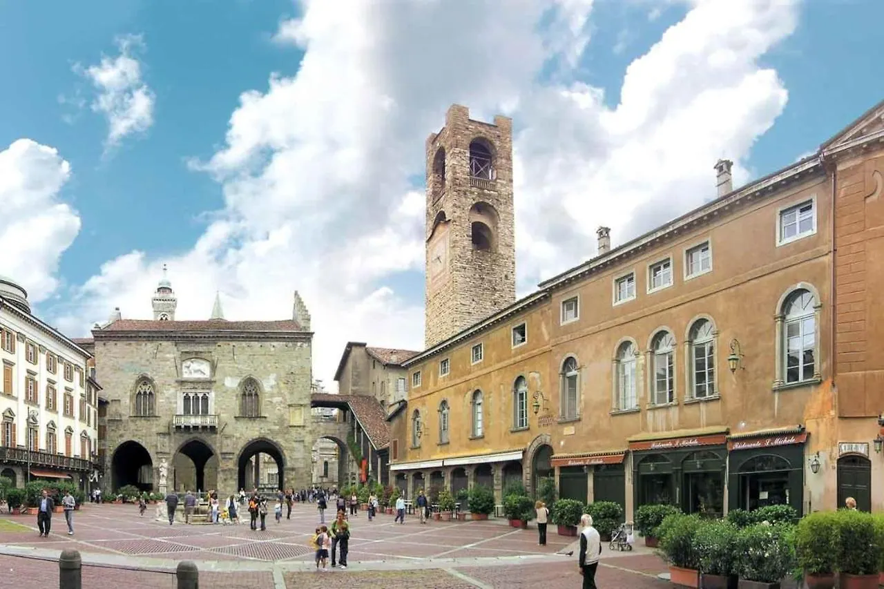 Bright house with 2 bedrooms&a unique terrace Bergame Italie